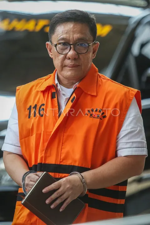 Saffar Muhammad Godam mengenakan rompi tahanan atau diborgol, foto dokumentasi ANTARA Foto